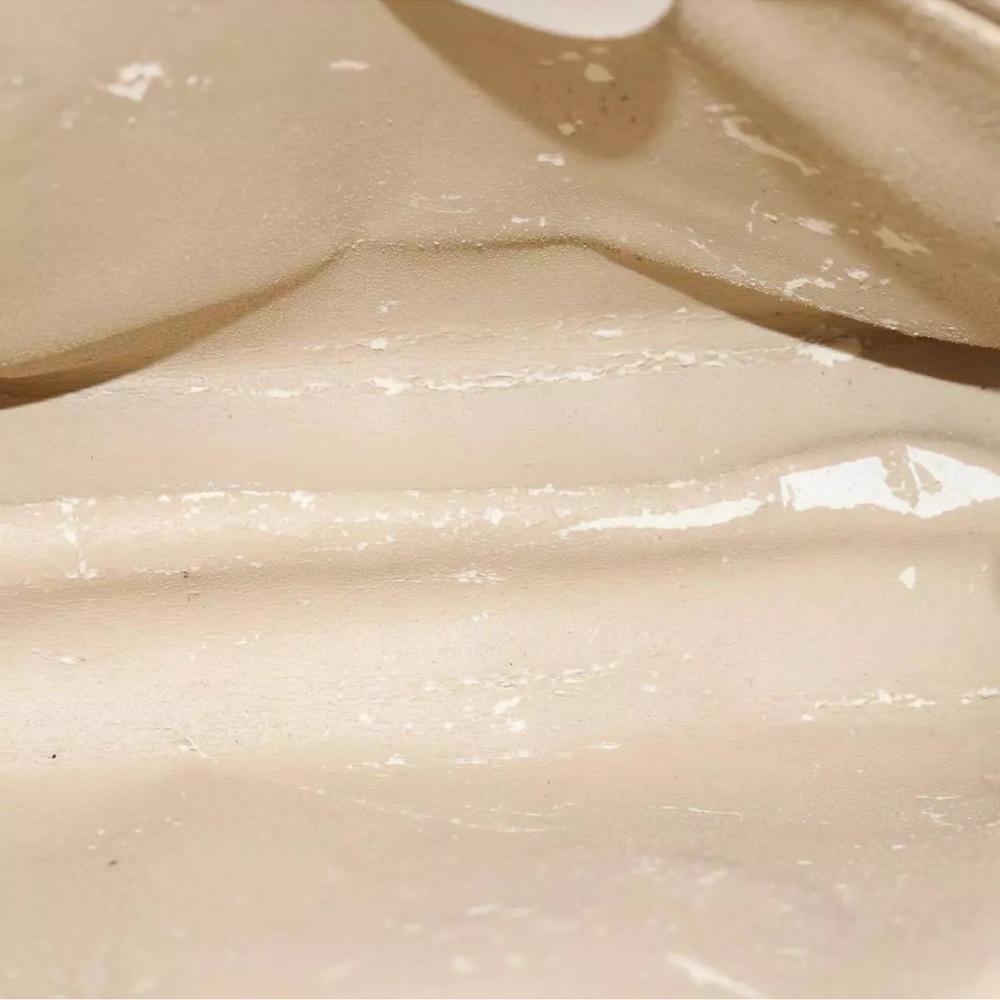 Gucci Cream Leather Tote with Structured Design - Picture 13 of 13